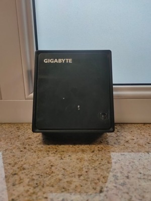 mini komputer Gigabyte GB-BACE-3000