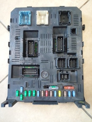 Коробка bsi запобіжників peugeot 307 9661940180 oryg. фото №1