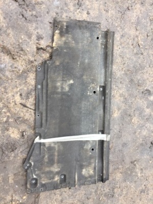 Audi a4 b8 рестайлінг  захист плита підлога підвіска ліва фото №1