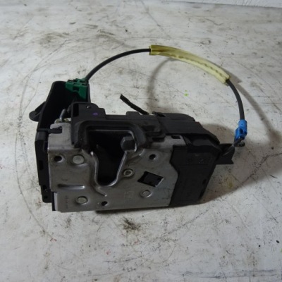 Opel zafira b замок двері перед правий 13218749 фото №1