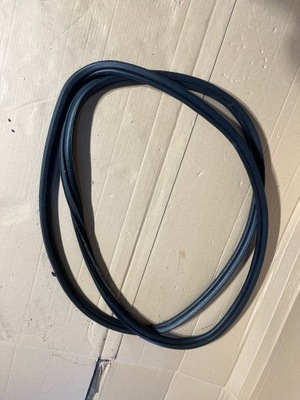 11 opel meriva b ii прокладка крышки багажника фото №1