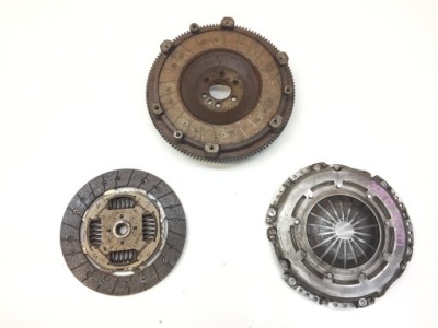 Peugeot 308 t9 ii 1.2 vti зчеплення диск притиск комплект фото №1