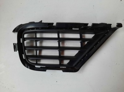 Vw touareg ii lift 7p6 решітка бампера права фото №1