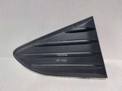 Toyota yaris iii 17- заглушка бампера правая задняя фото №1