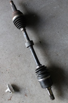 Mazda 2 07-14 1.5 привідний вал ліва сторона перед механічна фото №1