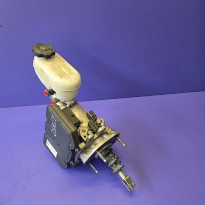 Насос abs усилитель tesla model s 104388500b 1043885-00-b фото №1