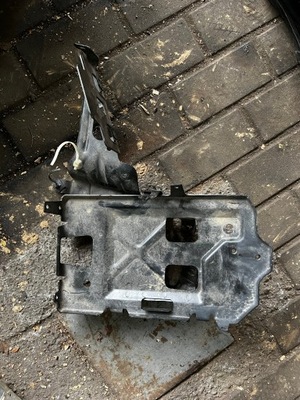 Основание аккумулятор opel insignia b ii 84221669 фото №1