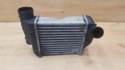 Інтеркулер радіатор audi a6 c6 правий 3.0 tdi фото №1