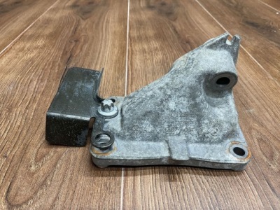 Передній кронштейн кріплення двигуна mercedes-benz sl r129 a1122232504 фото №1