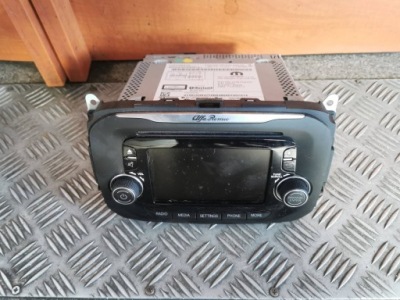 Alfa romeo giulietta 2014 панель / радиопроигрыватель cd/dvd/gps 01561046460 фото №1