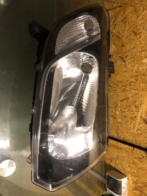 Dacia logan sandero 2 ii 12-17 rok правая лампа перед 260107737r фото №1