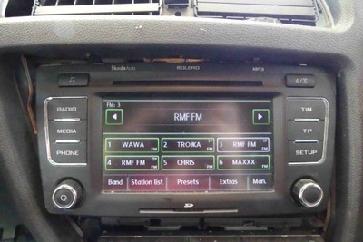 RADIO MANUFACTURADO SKODA OCTAVIA II 1Z0035156G  