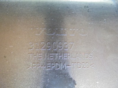 Volvo v40 ii cross country накладка бампера перед 31290937 фото №1