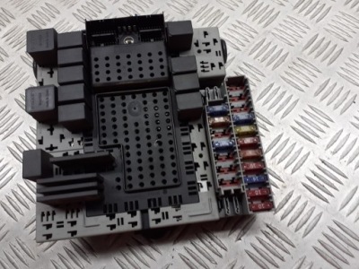 Коробка запобіжників volvo s60 i 8676286 фото №1