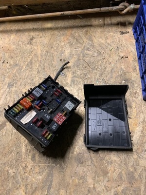 Krzynka запобіжників audi a3 8p 2.0 fsi 1k0937124h фото №1