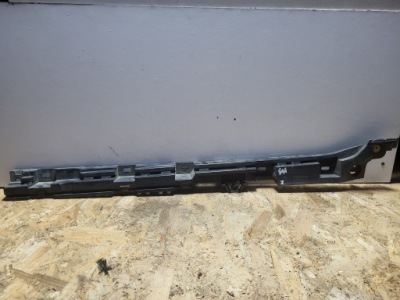 Bmw 5 f10 f11 кронштейн направляющая порог задняя левый 7204021 фото №1