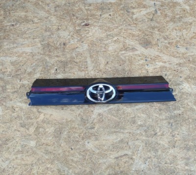 Toyota yaris cross молдинг освещение задний номерного знака регистрационный фото №1