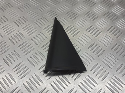 Захист двері правий задня audi a4 b7 avant 8e0857570 фото №1