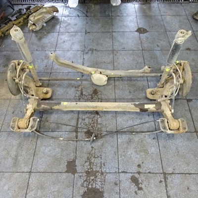 Opel astra j kombi oś задня балка фото №1