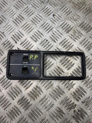 Рамка панель кнопок вікон двері правий перед jeep grand cherokee xj фото №1