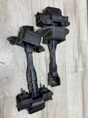 Ограничитель дверь перед 746 bmw x2 f39 фото №1