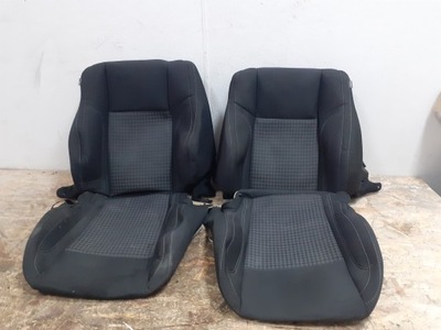 Challenger 2015- обшивка оббивка сидіння фото №1