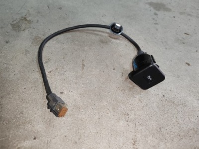 Разъём usb port кабель шланг suzuki swift mk7 10- фото №1