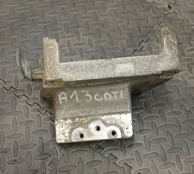 Opel оригинальный номер 55198220 кронштейн кронштейн двигателя фото №1