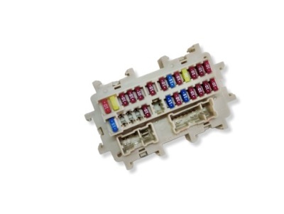 Nissan navara d40 2008 рамка / модуль предохранителей фото №1