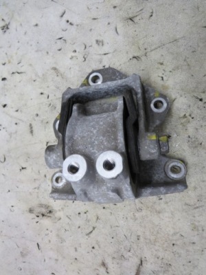 Кронштейн подушка коробки sx4 s-cross 1.6 16v фото №1