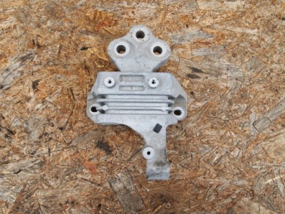 Подушка кронштейн двигуна jeep cherokee kl p682775805ab фото №1