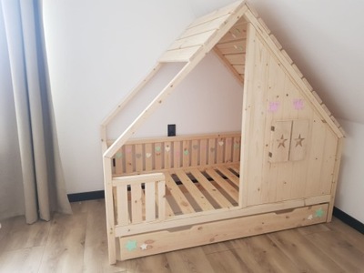 Łóżeczko łóżko drewniane niemalowane domek