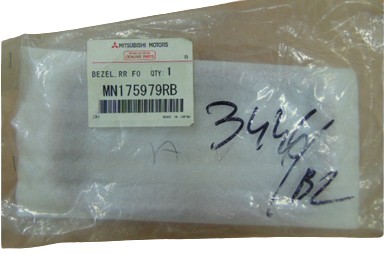 Mn175979rb рамка заднього світло p/mgielnego ліва lancer фото №1