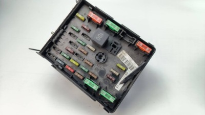 Коробка запобіжників 3c0937629d audi q3 1 8u рестайлінг фото №1