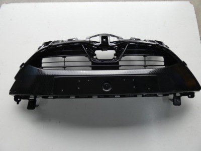 Решётка радиатора, решётка бампера toyota yaris iv фото №1