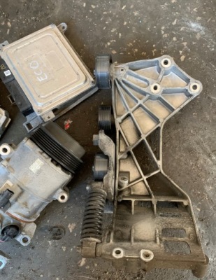 Mercedes b klasa w245 натягувач кронштейн генератор eco фото №1