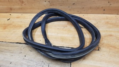 Прокладка кришки багажника задній mercedes w168 фото №1