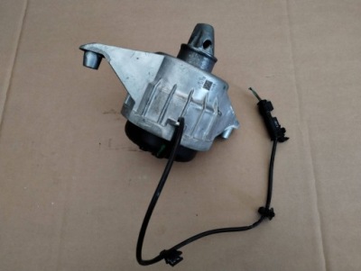 Подушка двигуна mercedes-benz gle w167 a1672407700 фото №1