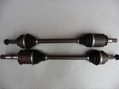 Привідний вал права задні задня grand cherokee wk2 2010- фото №1