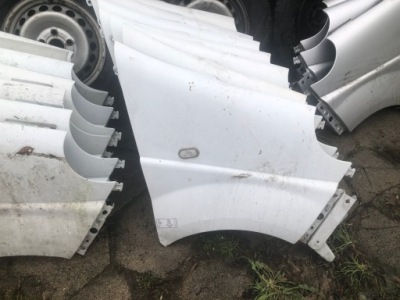 Крила trafic vivaro primastar 01-14 правий білий фото №1