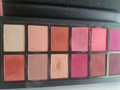 Makeup Revolution ANGEL HEART paleta cieni