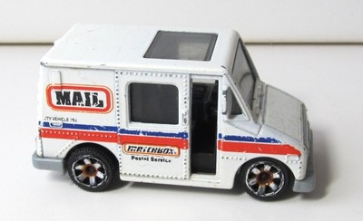 MATCHBOX-DELIVERY SERVICE TRUCK