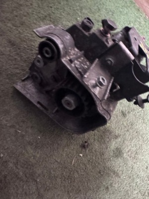 Насос оливи audi a4 b7 b8 a6 c6 passat b6 2.0 tdi 2004-2009 вал 100mm фото №1