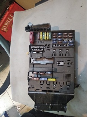 Smart коробка предохранителей 0001683v001 фото №1