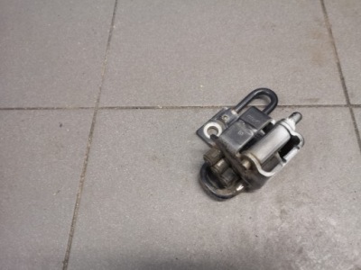 Петля двері лівий перед audi a4 b7 8e0831411b фото №1