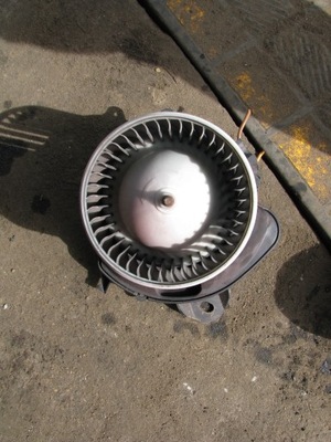 Вентилятор вентилятор обдув повітря fiat linea doblo ii combo 507730100 фото №1