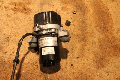 Насос вакууму mercedes a0004306132 фото №1