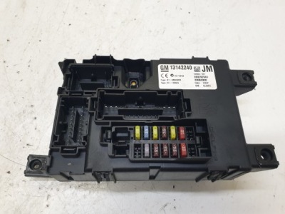 Коробка предохранителей opel corsa d 1.3 cdti 13142240 фото №1