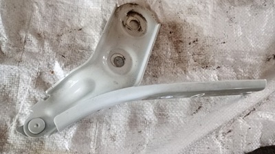 Петля капот правий оригінальний номер vw atlas 2018- фото №1