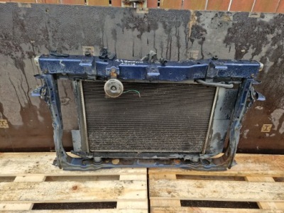 Toyota auris i 06-09 pas передній радіатор 1.4 16v фото №1